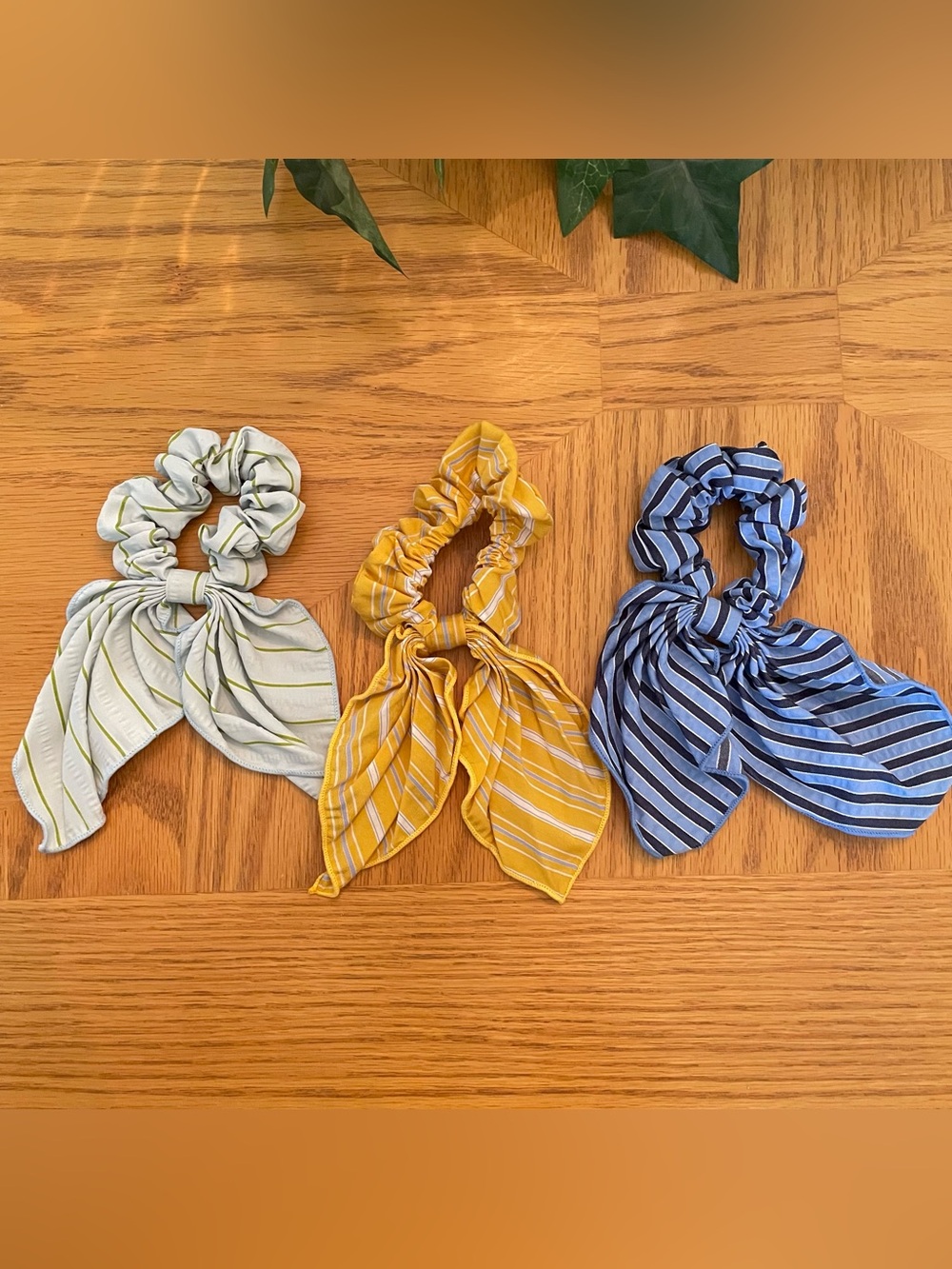 Anthropologie Regatta Striped Bow Set of 3 Scrunchies